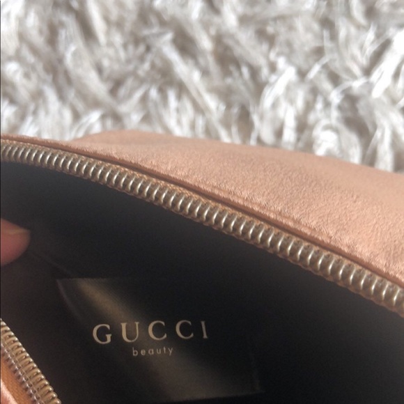 Gucci pouch converted in to shoulder bag /cross body. - Picture 16 of 16